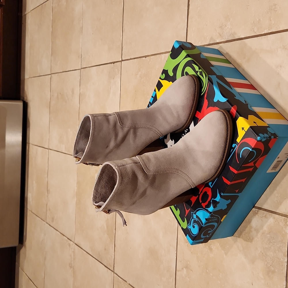 C Wonder Grey Suede booties Size 7.5